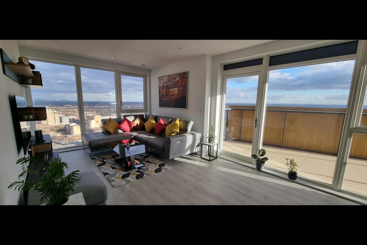 Shared-luxury Next To Heathrow