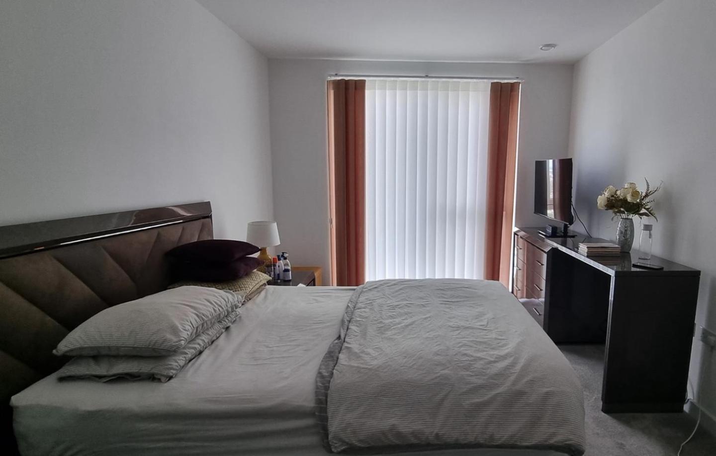Shared-luxury Next To Heathrow Séjour chez l'habitant *