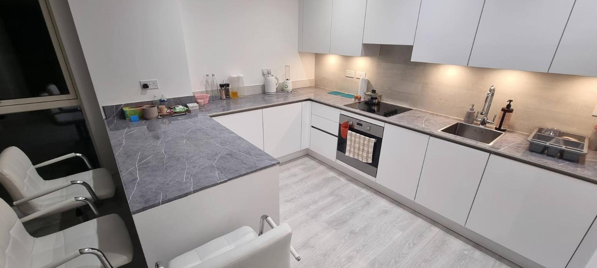 Shared-luxury Next To Heathrow Séjour chez l'habitant
